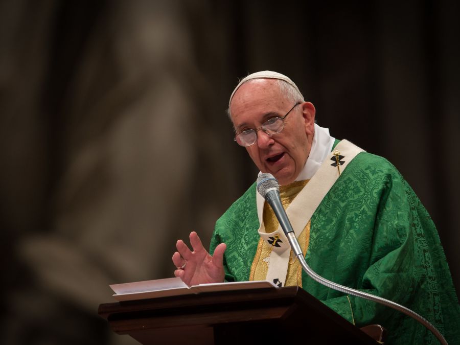 Il Papa ha celebrato una Messa per e con i poveri nella Basilica di san Pietro
