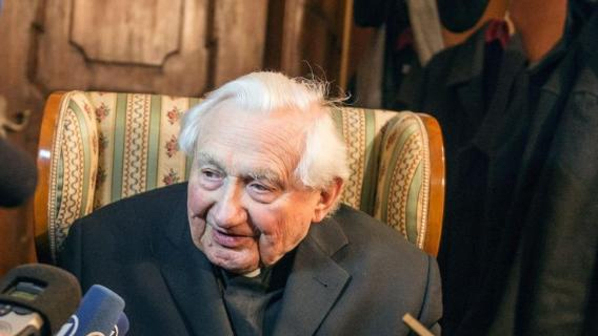Georg Ratzinger era nato nel 1924 ed era stato ordinato insieme al fratello.