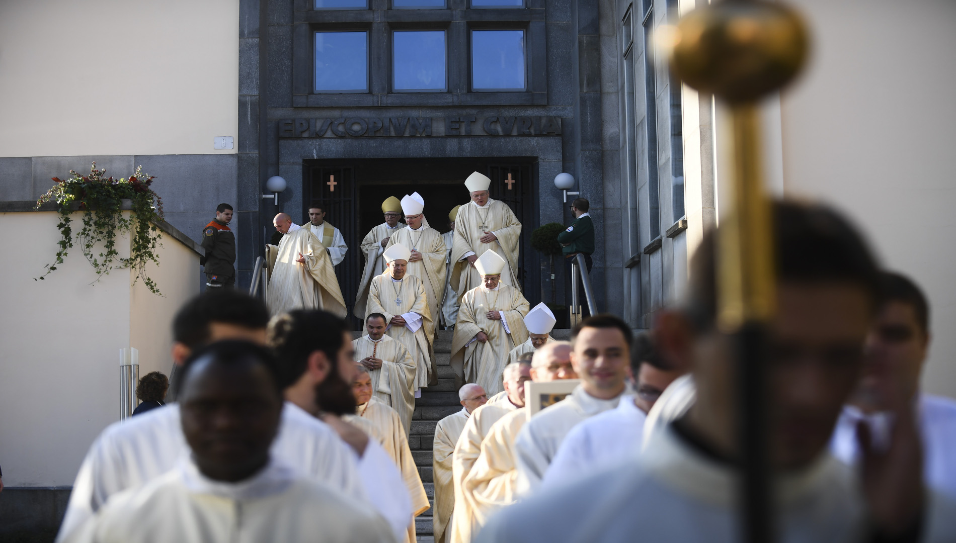 Lugano, 14 ottobre 2017 -  Inizio della celebrazione liturgica della dedicazione dell' altare della Cattedrale
