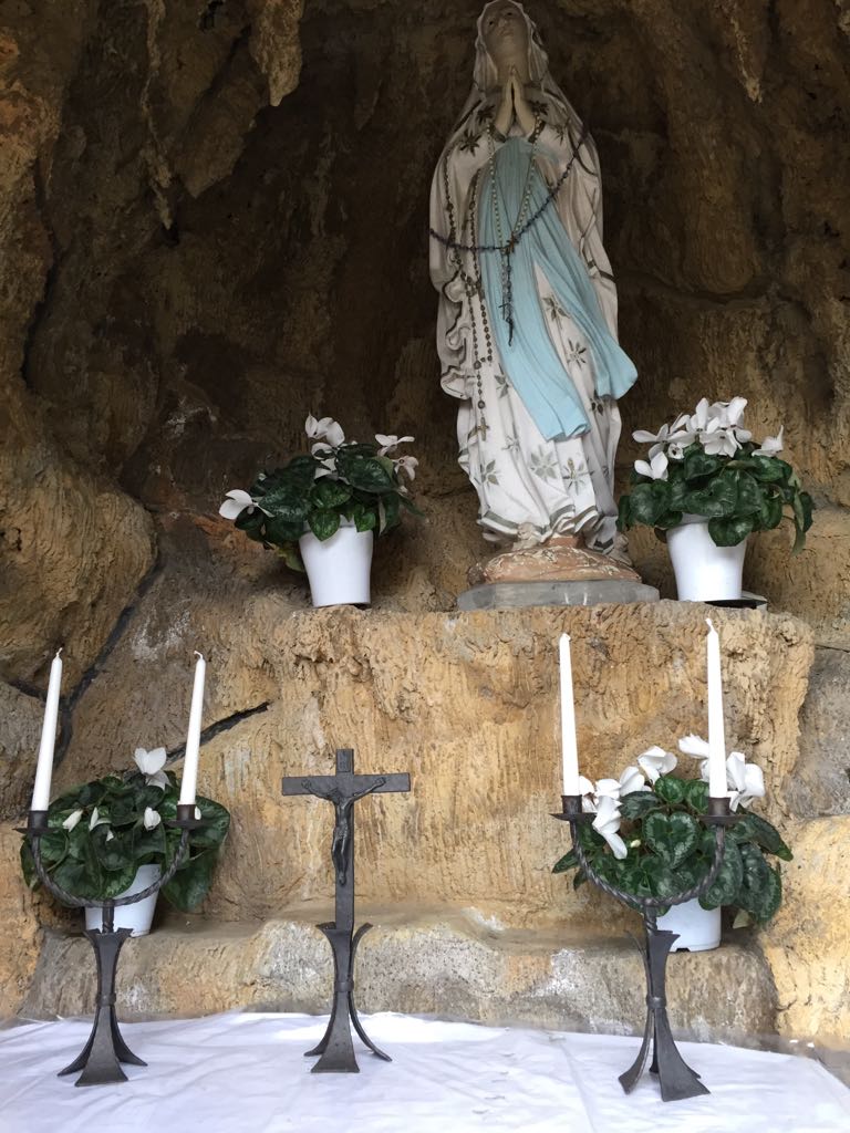La cappella della Madonna di Lourdes a Melide è stata una delle prime ad essere presa di mira
