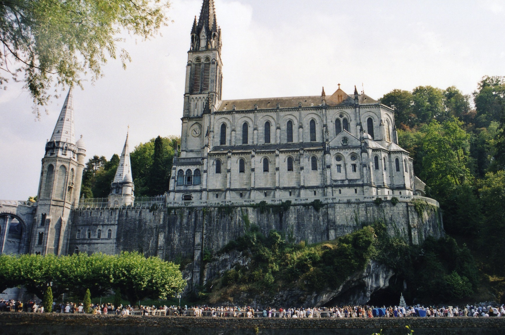 Il Santuario di Lourdes.