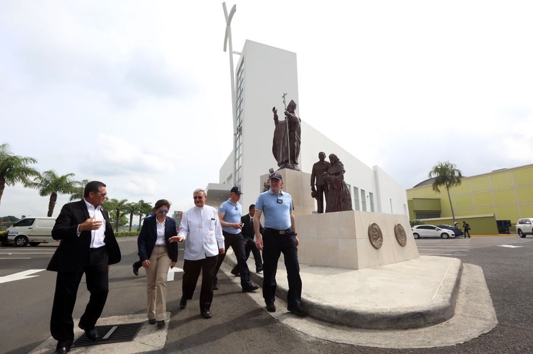 Domenico Giani, Capo della Gendarmeria Vaticana, in visita a Panama sui luoghi della prossima GMG.