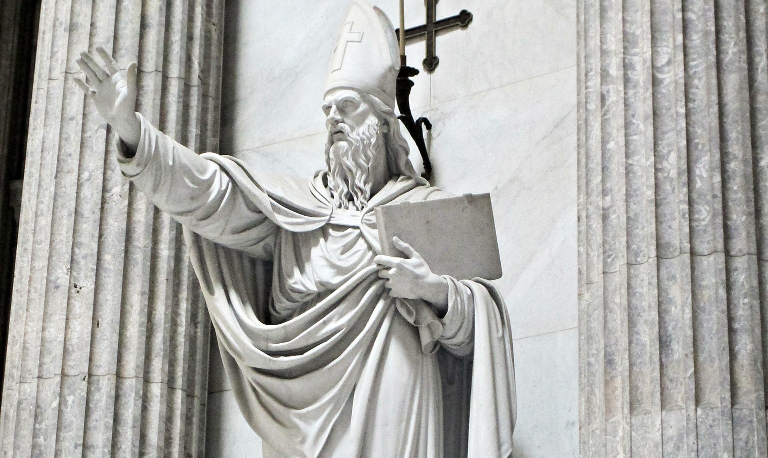 Statua di Sant'Ambrogio