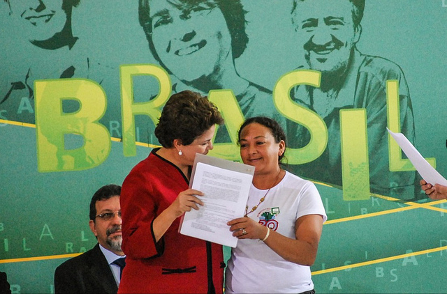 Dilma Ferreira assieme all’ex presidente del Brasile Dilma Rousseff.