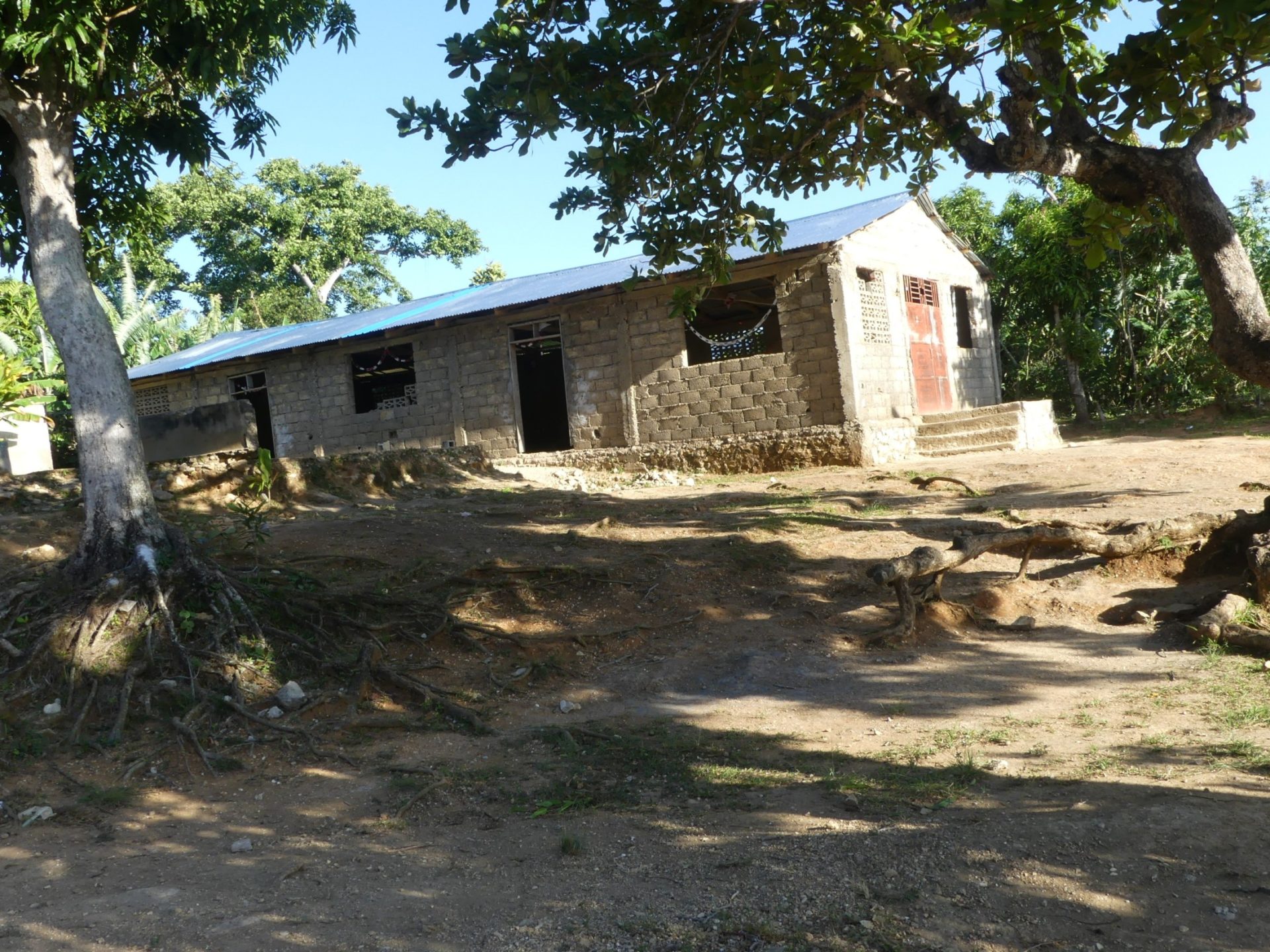 La struttura scolastica attuale di Les Palmes ad Haiti
