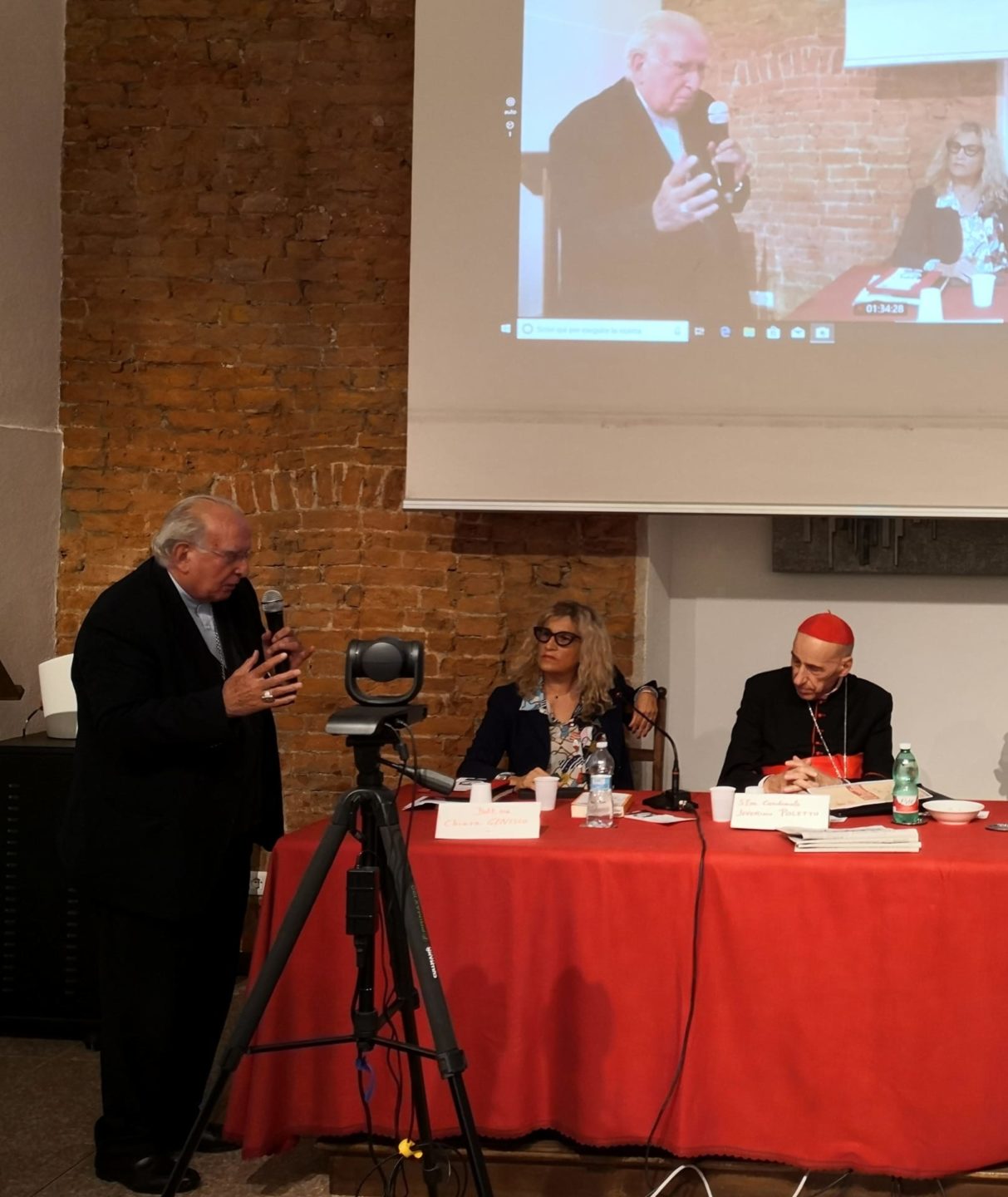 Mons. Grampa interviene alla giornata dedicata a don Pronzato. Al tavolo dei relatori: il cardinale Poletto.