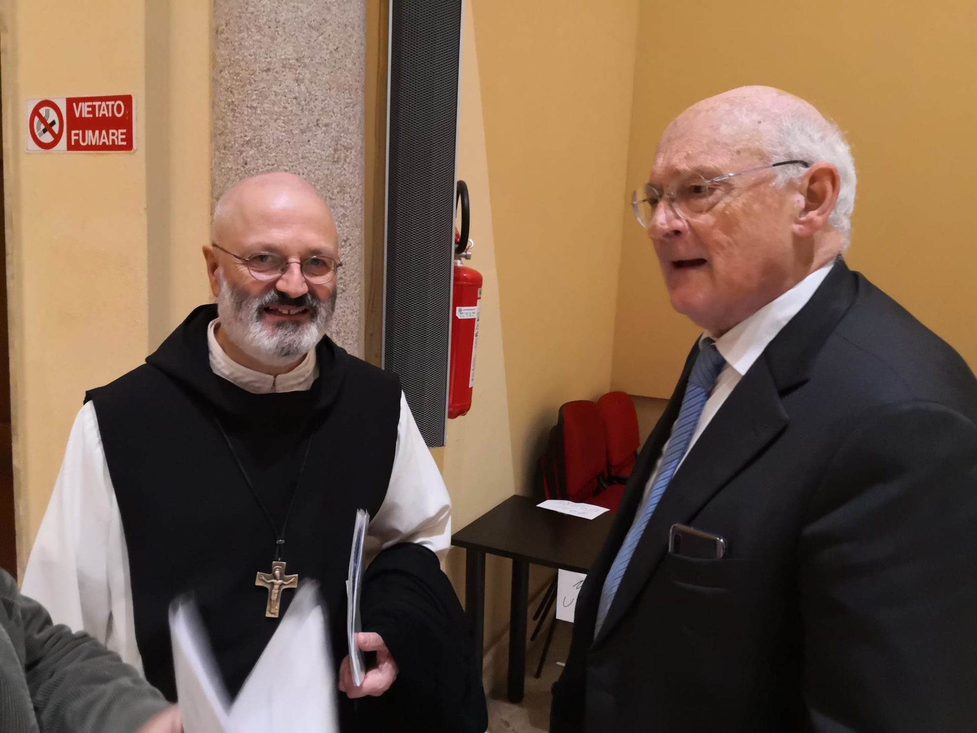 Da sinistra: Il ticenese Mauro Lepori, abate generale dei Cistercensi  e l'economista prof. Stefano Zamagni, presidente della Pontificia Accademia della Scienze Sociali (foto catt.ch)
