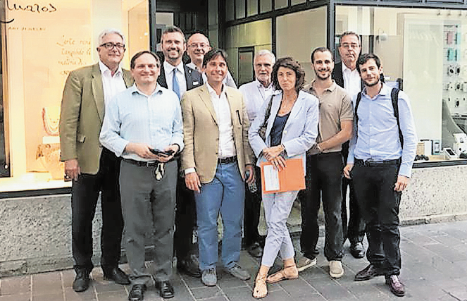 Una foto di gruppo degli imprenditori UCIT