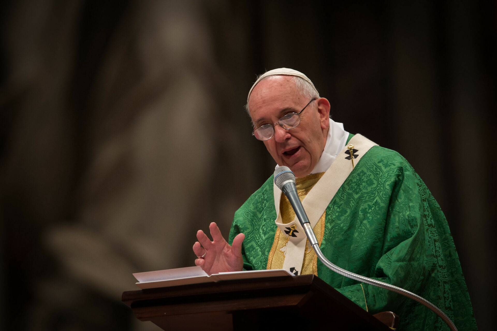 Il Papa ha celebrato una Messa per e con i poveri nella Basilica di san Pietro