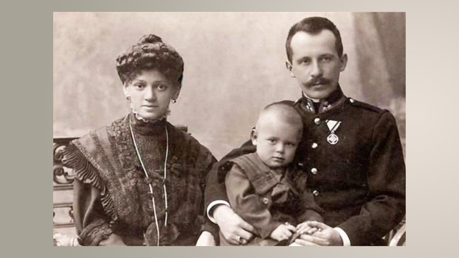 Emilia Kaczorowska e Karol Wojtyla, genitori di San Giovanni Paolo II .