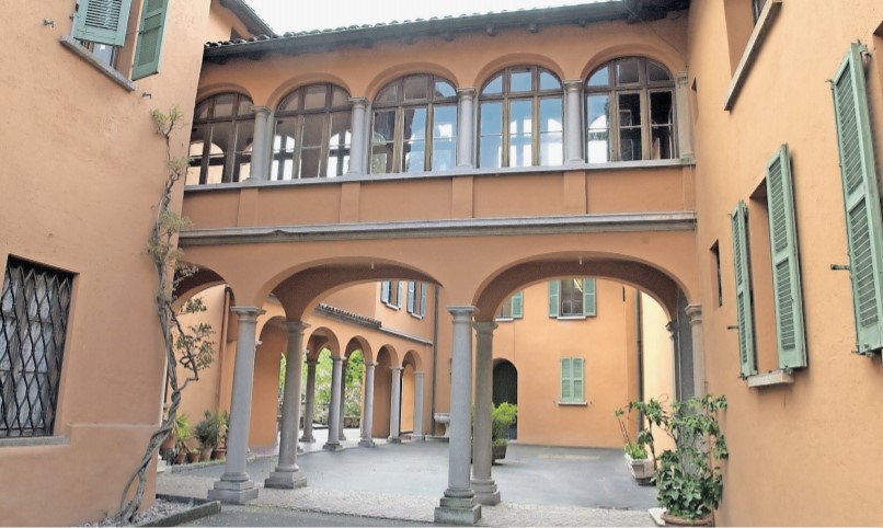 La biblioteca diocesana ha attualmente sede negli spazi del centro diocesano Collegio Pio XII a Breganzona.