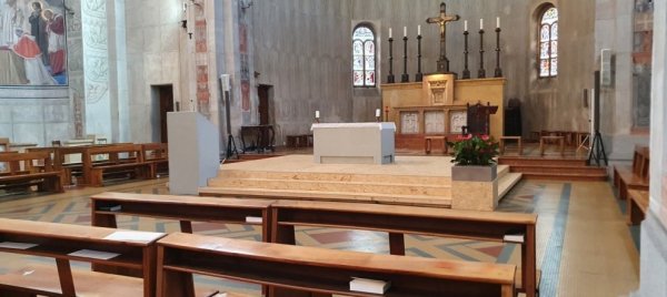 Il modello del nuovo presbiterio (altare e ambone)