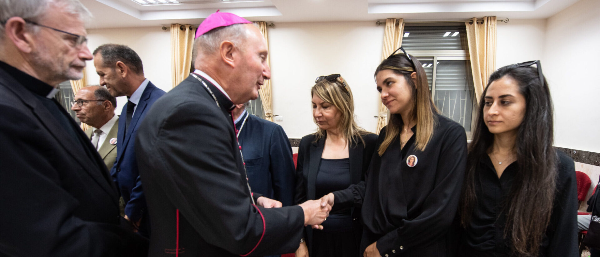 L'arcivescovo Pierre Bürcher ha incontrato la famiglia della giornalista palestinese Shireen Abu Akleh