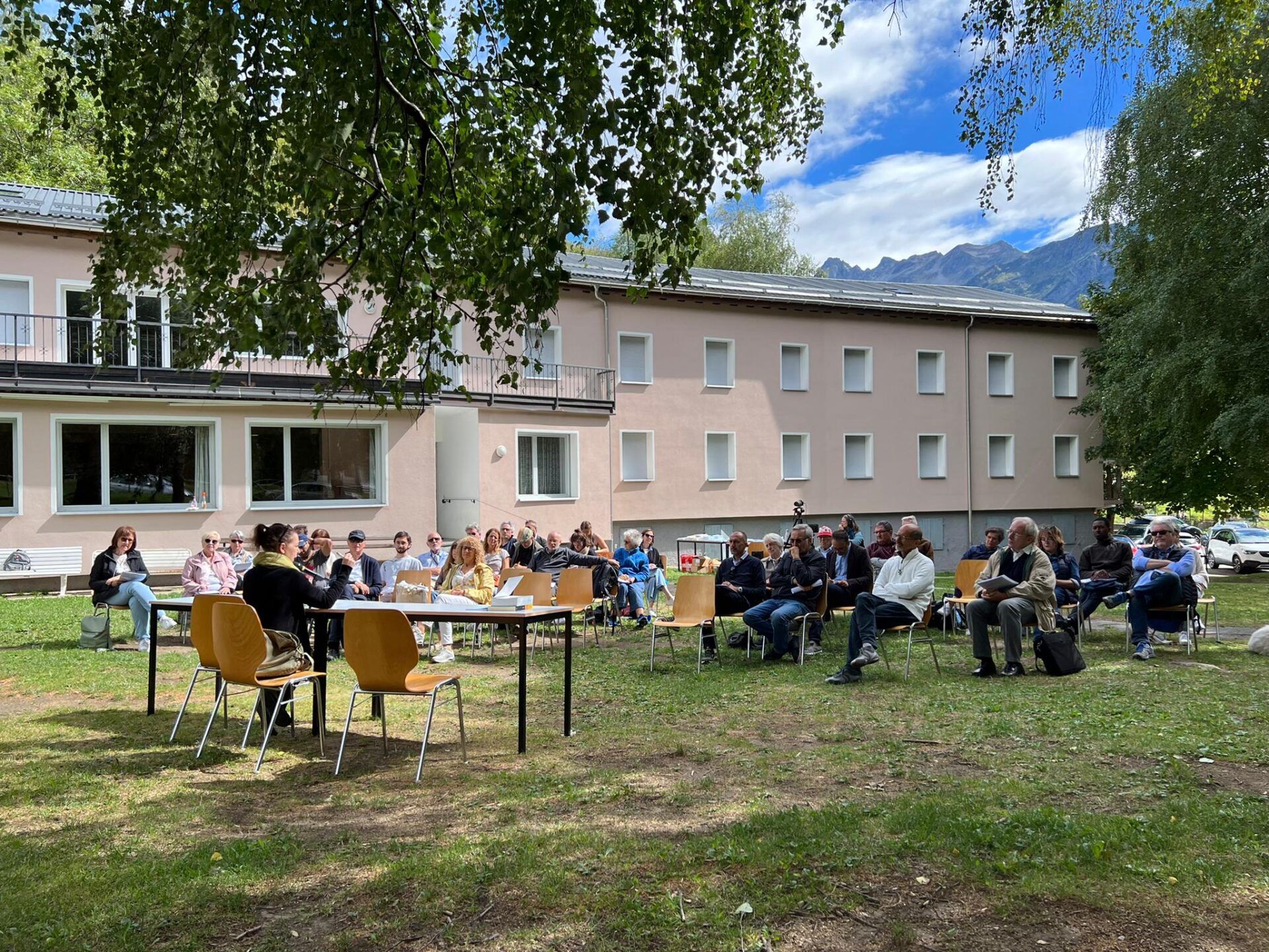 Un gruppo di laici della Rete Laudato si' riunito alla Montanina di camperio (20.8.2022)