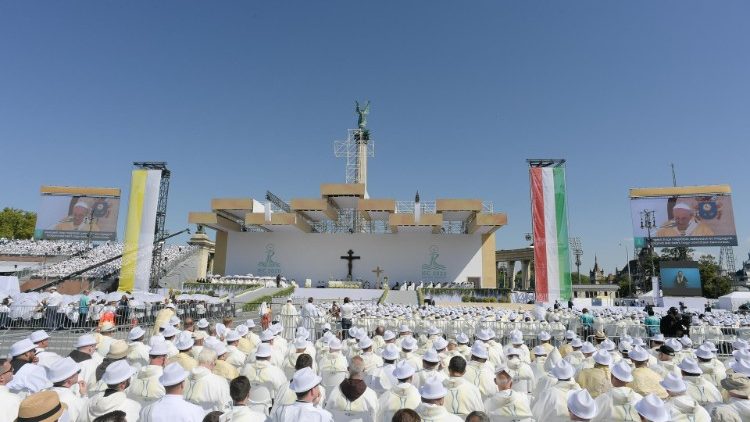 La Messa del Papa al Congresso eucaristico internazionale di Budapest del 2021