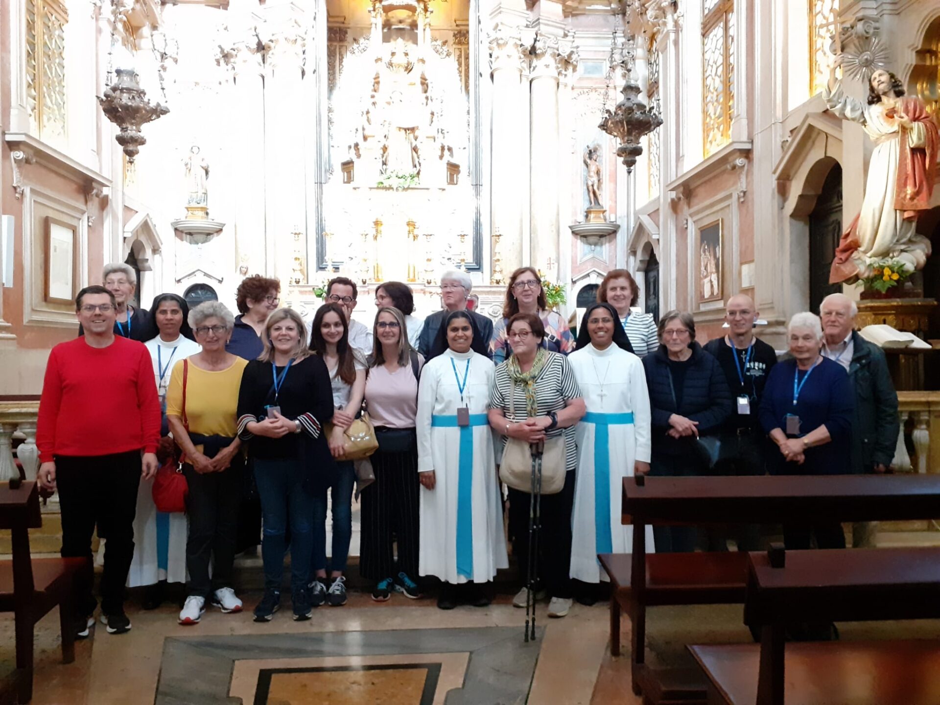 Il gruppo di ticinesi in pellegrinaggio in Portogallo con l'OdP.