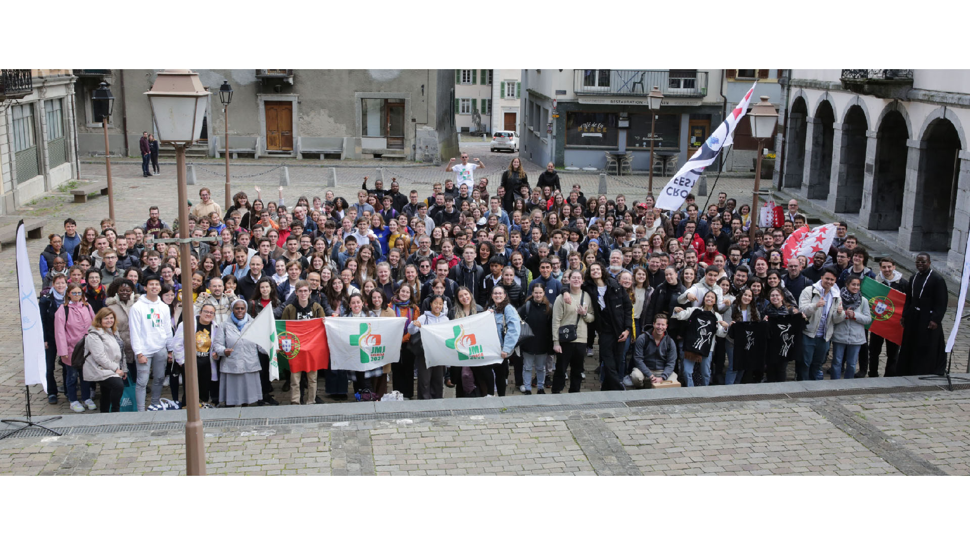 I 500 ragazzi romandi che partecipano alla GmG di Lisbona durante un incontro di preparazione a St. Maurice (Vs)