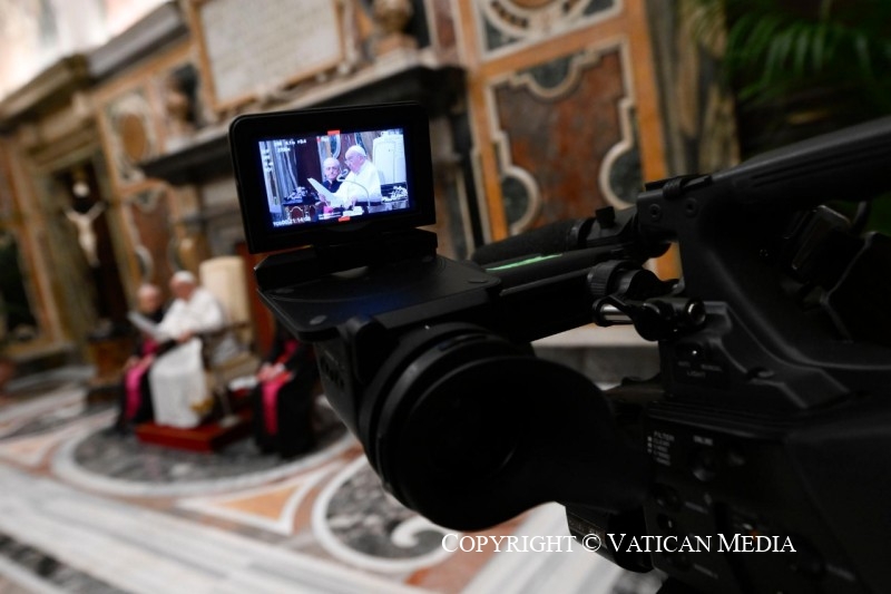 Papa Francesco durante l'udienza con la Federazione Italiana Settimanali Cattolici, dell’Unione Stampa Periodica Italiana, delle Associazioni “Corallo” e “Aiart – Cittadini mediali”