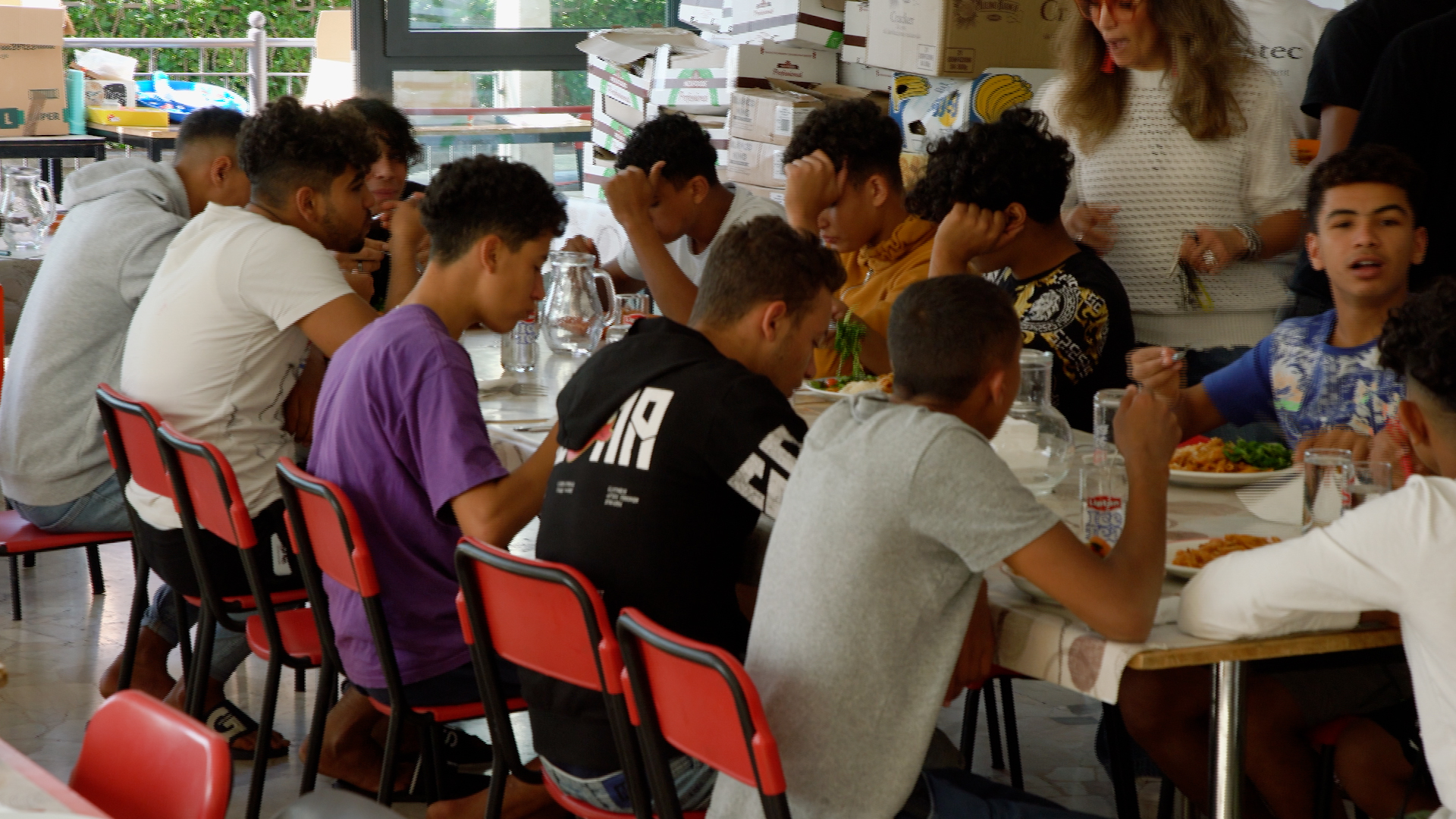 Migranti accolti a Rebbio (CO) nella parrocchia di don Giusto della Valle.