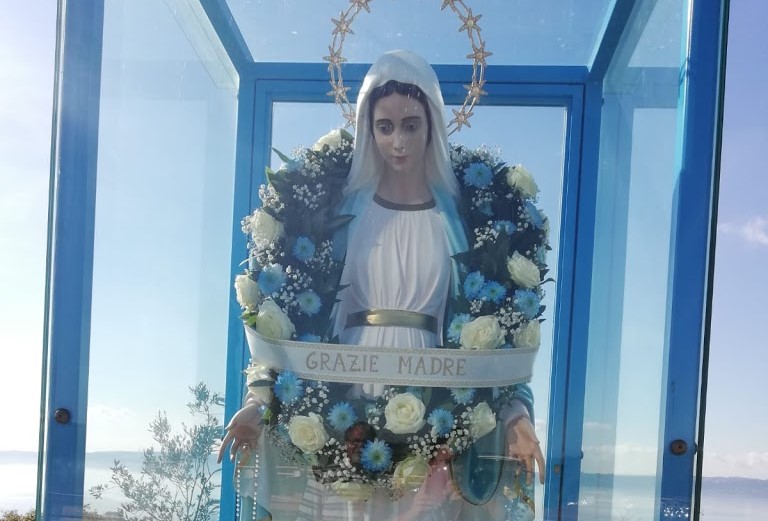 La statua della Vergine in questione per gli eventi di Trevignano in Lazio